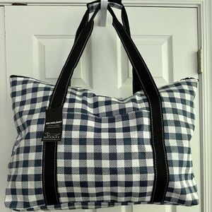 Scout On Holiday Extra Large Shoulder Bag with Pouch